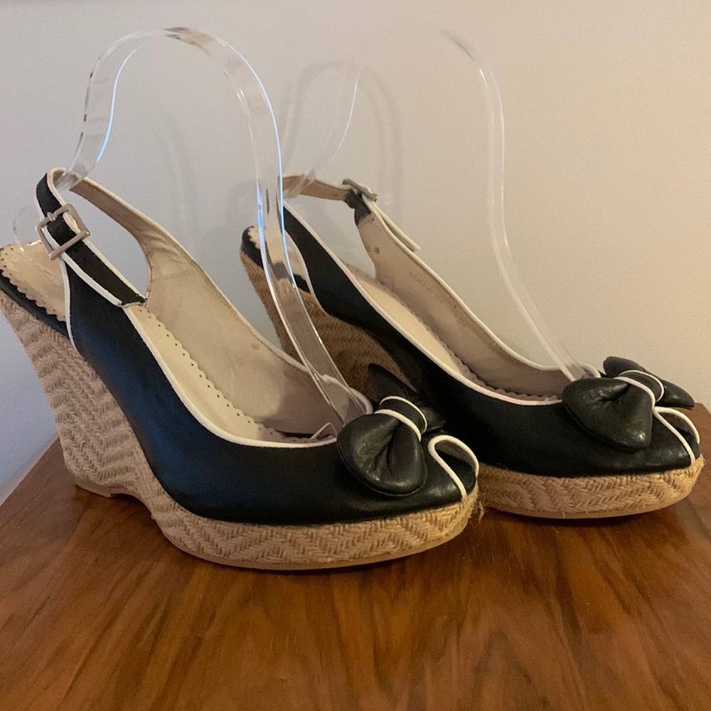 Open-toe espadrilles, size 7. Black leather with bow and white piping.